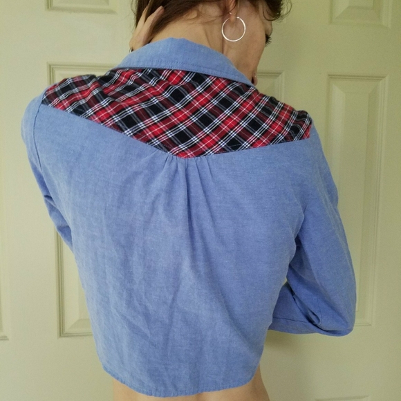 Vintage Western Button Up Daisy Duke Cropped Top - Picture 2 of 2